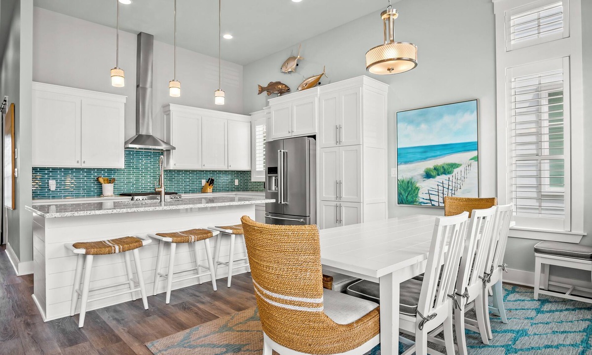 Cinnamon Shore House | The Hamptons in Texas is the theme of this beautiful home!