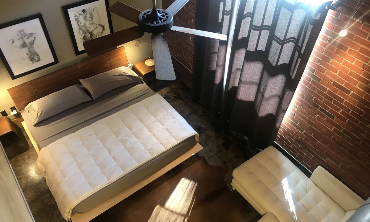 Rosewood Apartment | The Hangar Lofts Hotel