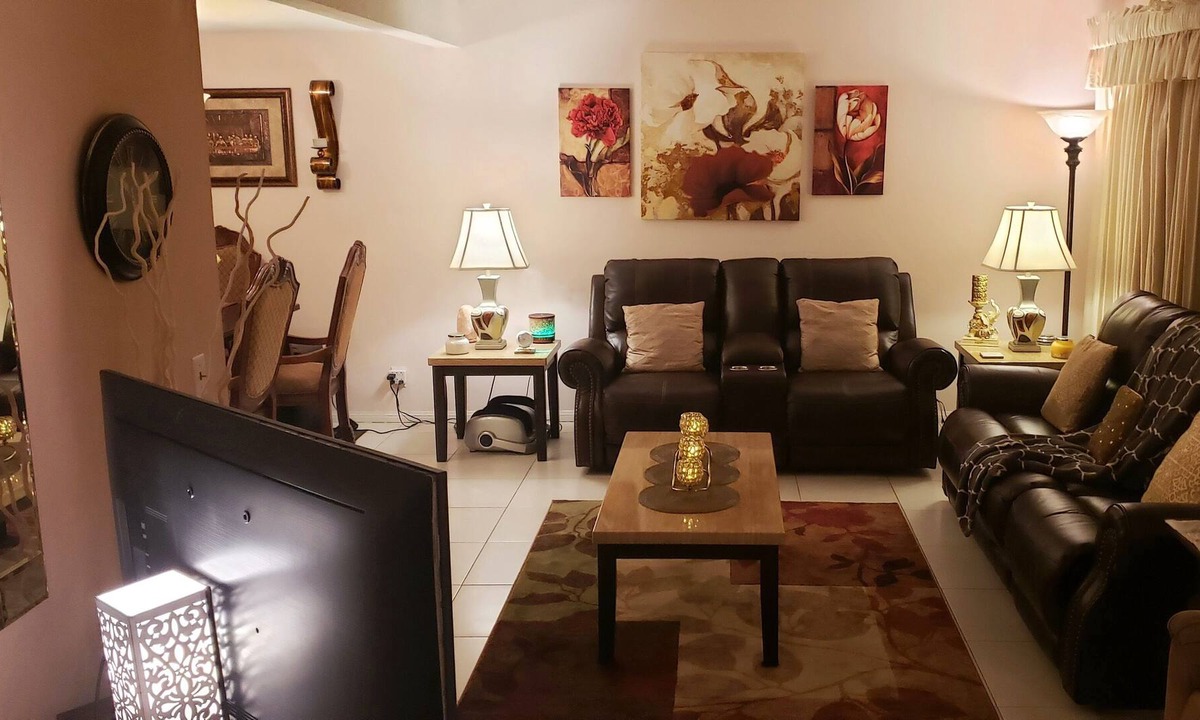 Fountain Valley House | ⚜️ The Hanna Residence® ⚜️