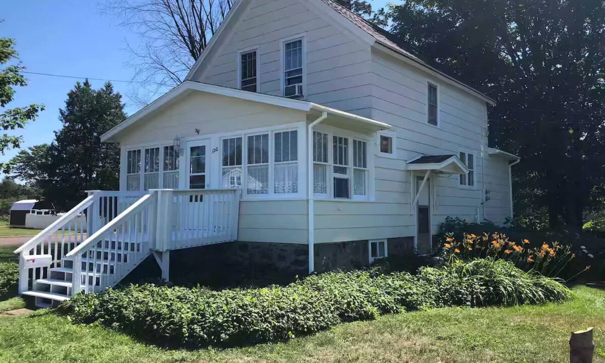 Wakefield House | The Happy House!