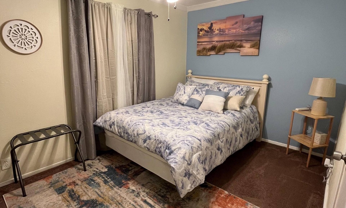 Mount Houston House | The Happy Hyde Away-Peaceful & Quite Cozy Home!