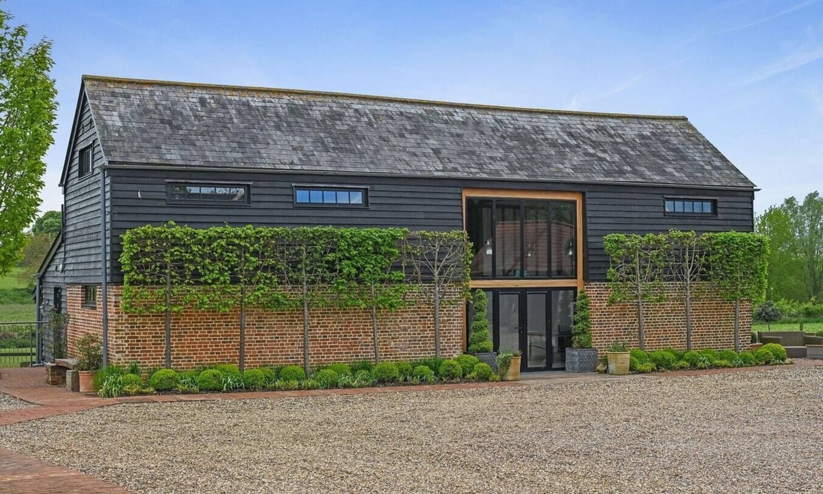 Wethersfield Apartment | The Hare's Field, Wethersfield