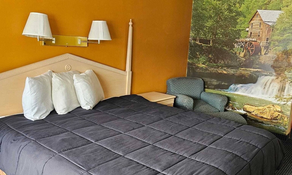 Parsons Hotel | The Hastings Inn Parsons