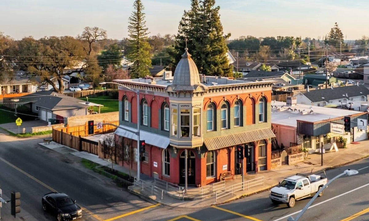 Lockeford House | The "Haunted" Lockeford Emporium in Historic Lockeford