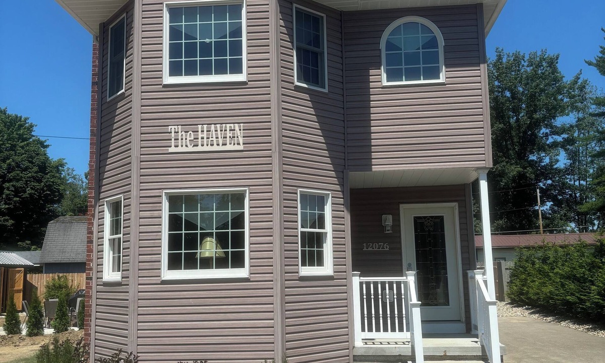 Conneaut Lakeshore House | The Haven at Conneaut Lake