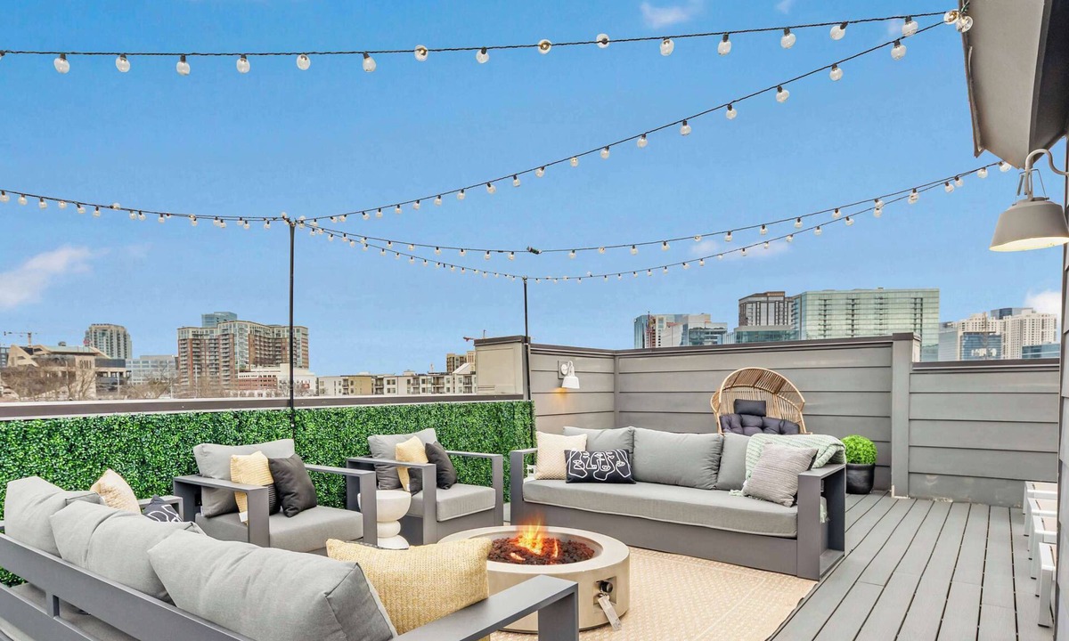 Edgehill House | The Hawkins House – Rooftop Near Gulch