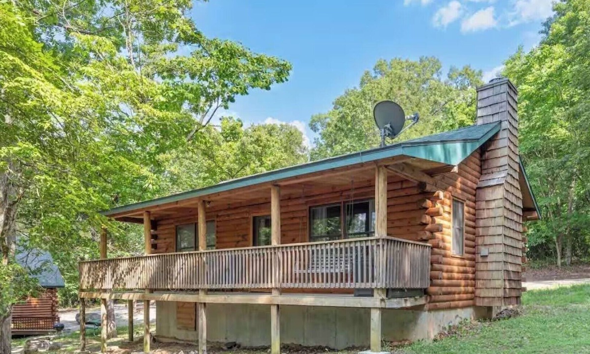 Shell Knob Cabin | The Hawthorn on Table Rock Lake; 2 Bed/2Bath Log Cabin, Pool, Hot Tub & Dock