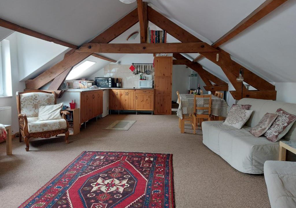Combles Apartment | The Hayloft at Orchard Farm
