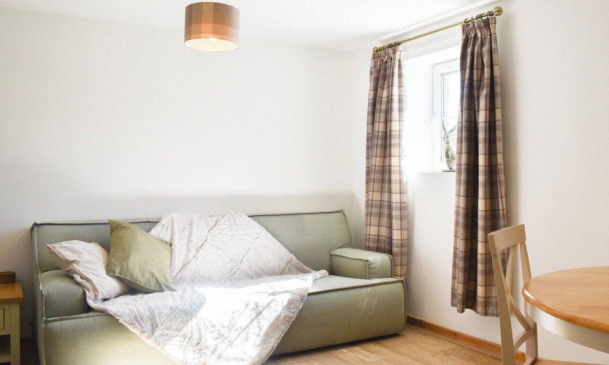 Hoylandswaine Cottage | The Hayloft - UK43352