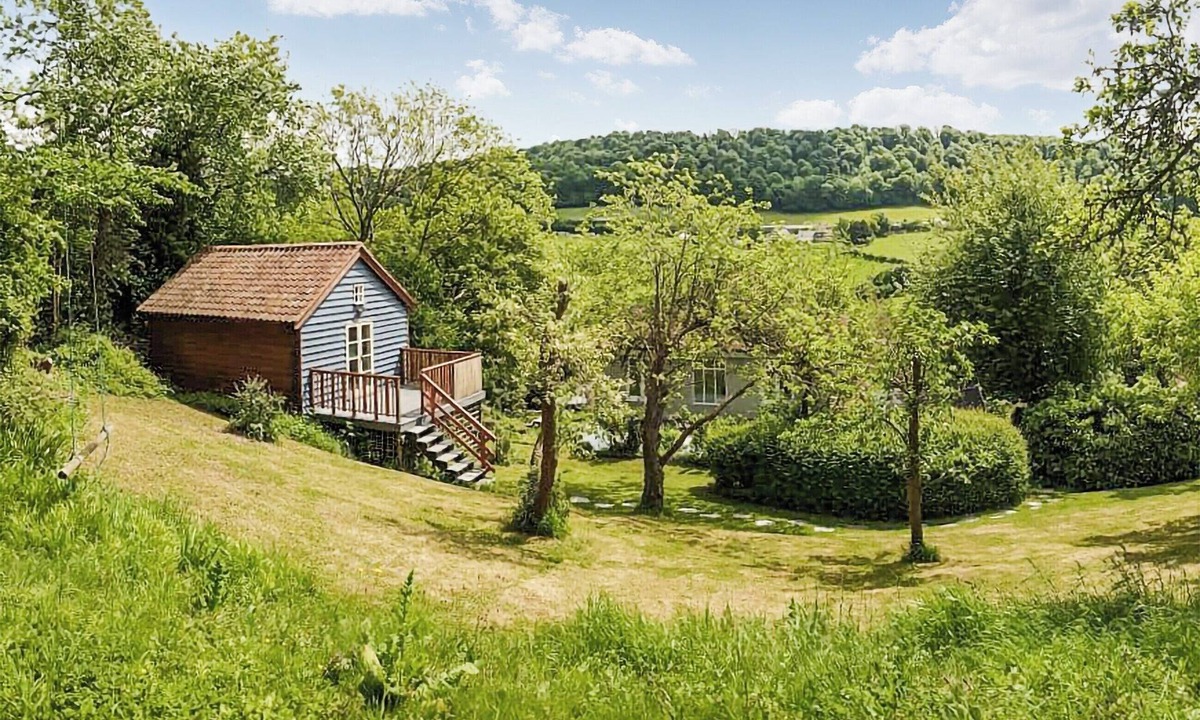 Stroud Cottage | The Hazeling Hideaway