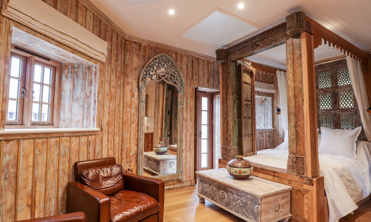 Scaniport Cottage | The Hen House