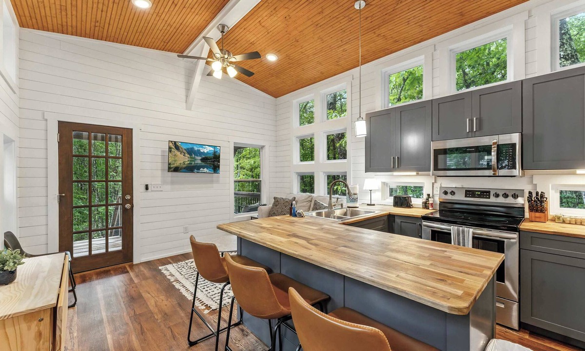 Menlo House | The Hickory Tiny Home in Menlo!