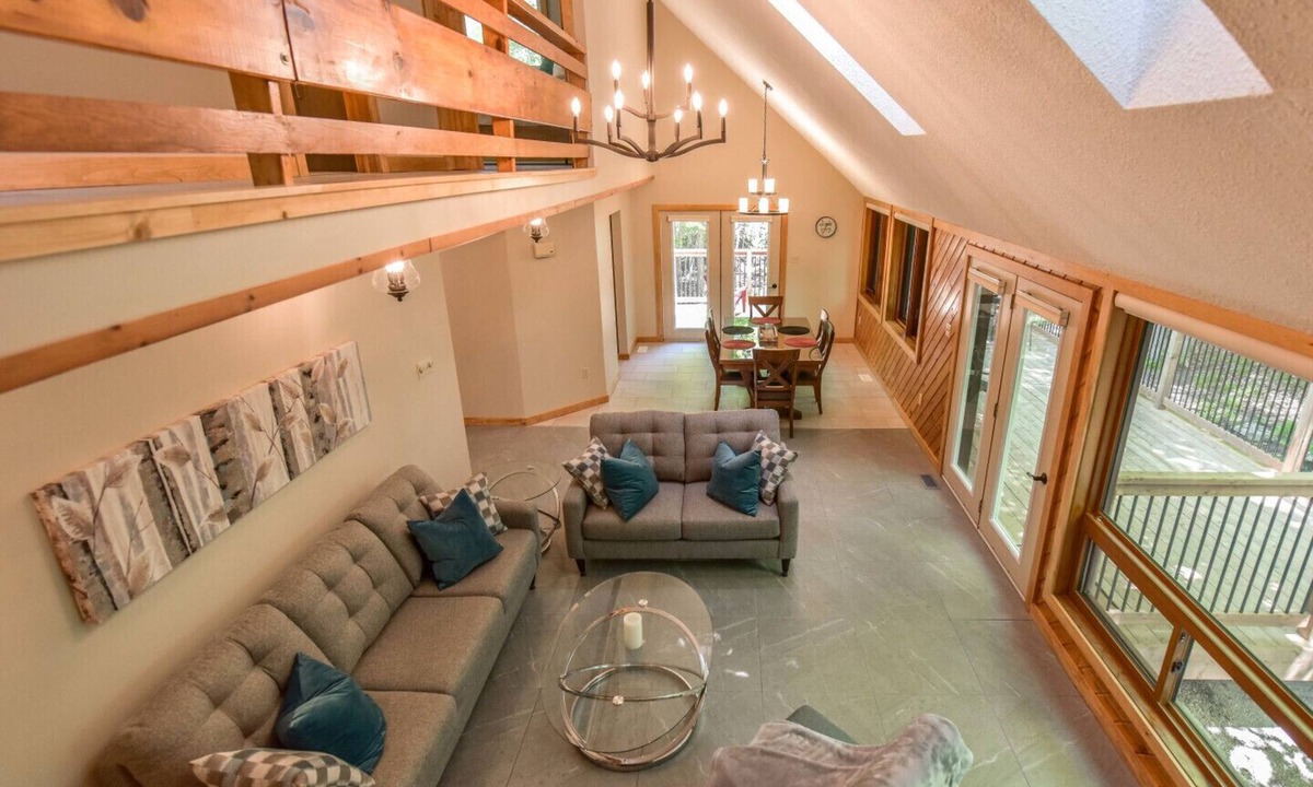 Rama House | The Hidden Gem Near Casino Rama/Lake Couchiching