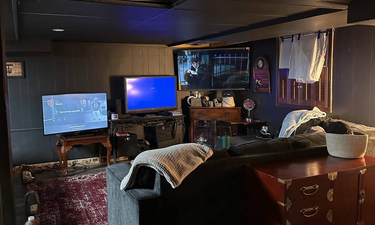 Olney Apartment | The Hidden Hollow - 1 Bd., 1 Bath newly renovated apartment! Speakeasy Theme!