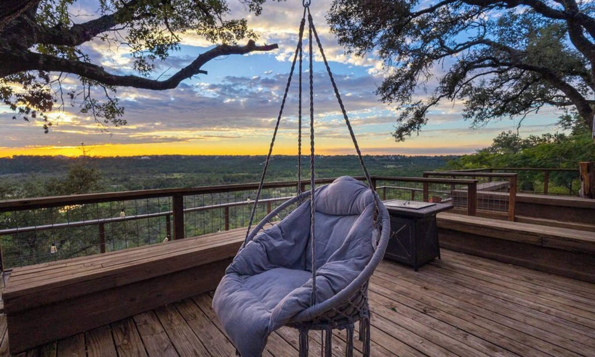 Belton House | The Hideaway at Stillhouse Hollow: A Cozy 3/3- Breathtaking Sunsets, Belton, TX