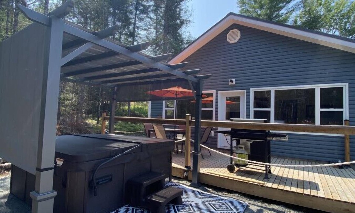 Saint Croix Cottage | The Hideaway Cottage with Hot tub