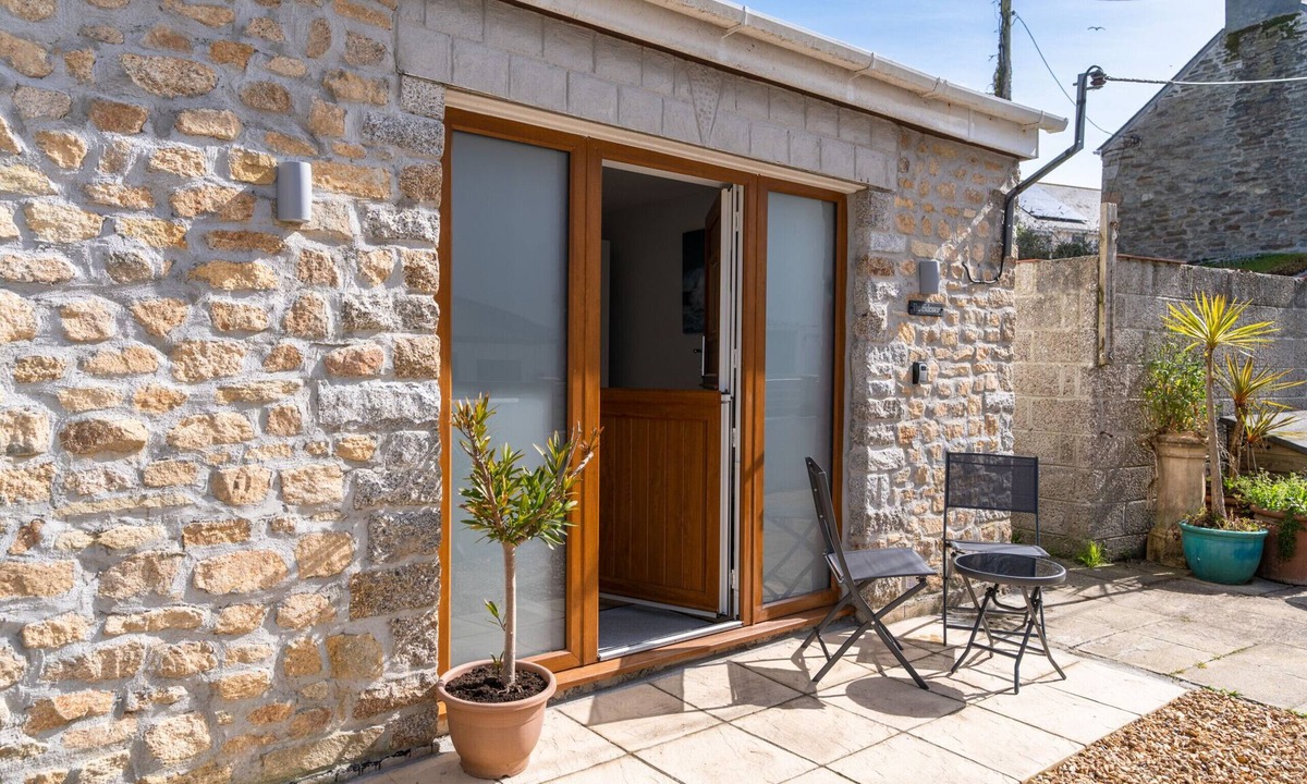 Porthleven Apartment | The Hideaway