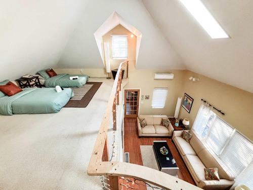 Grand Beach House | The Hideaway House - Private Peaceful Cozy