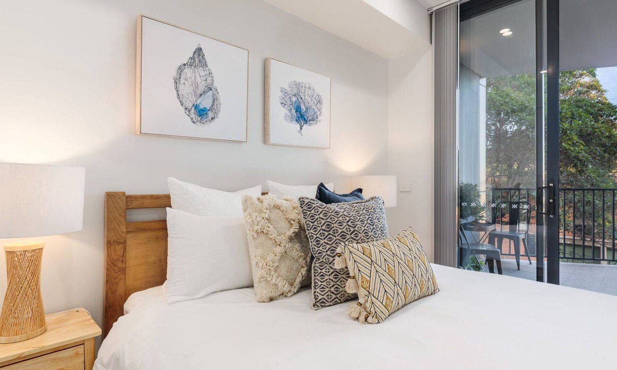 Newcastle Apartment | The Hideaway - Newcastle CBD Apartment