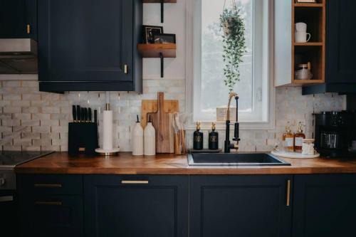 Barrie House | The Hideout