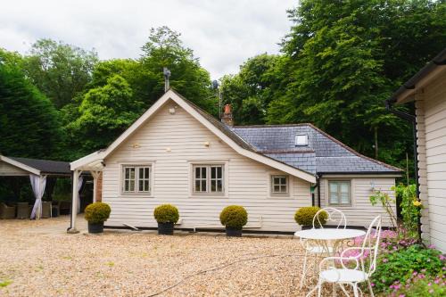 Welwyn House | The Hideout House by TAS