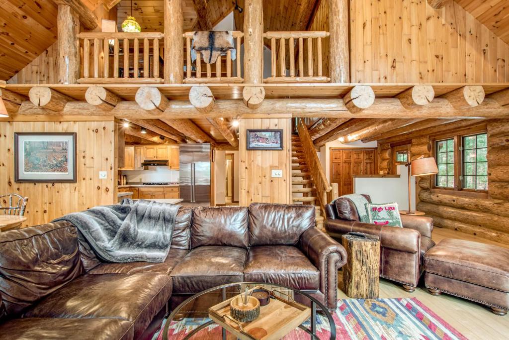 Land O Lakes House | The High Life