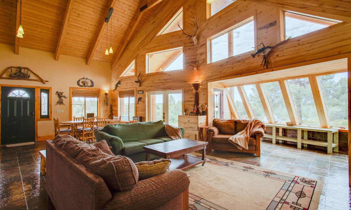 Lewis Cabin | ‘The Hill’ Country Getaway Near Mesa Verde!