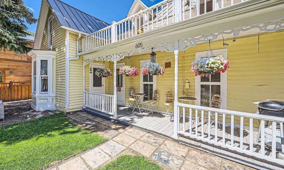 Historic District House | The Historic: A Victorian Dream!