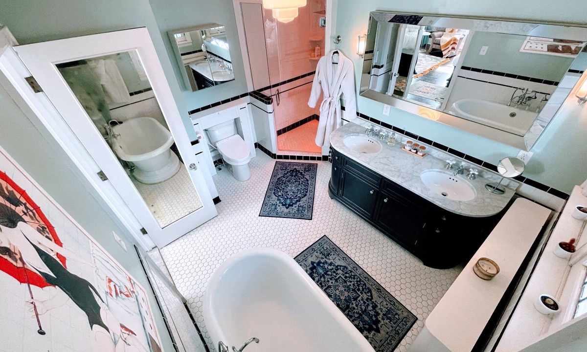 Detroit House | The Historic Mazer Mansion