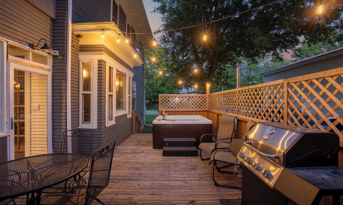 Washington House | The Historic Ola Babcock Miller Retreat with Hot Tub
