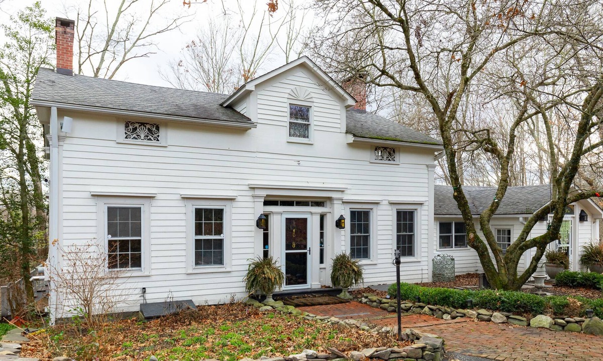 Pine Bush House | The Historic, White Farmhouse at Bruyn Estate w/ Hot Tub as seen in Domino Mag, Martha Stewart, NYT,