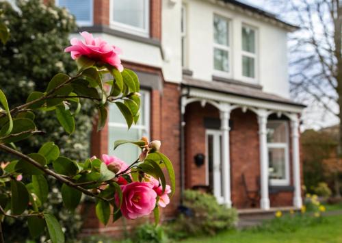 Weaverham Bed & Breakfast | The Hive at 52