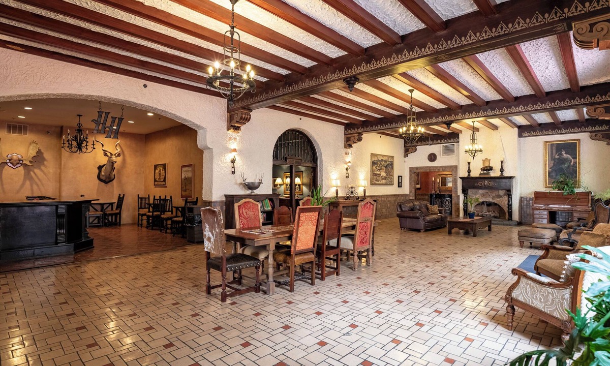 Alpine Hotel | The Holland Hotel