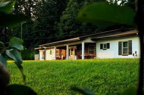 Andrews House | The Holler