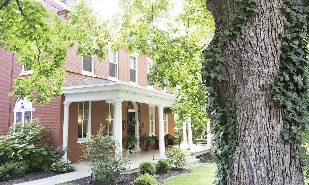 Bausman Bed & Breakfast | The Hollinger House