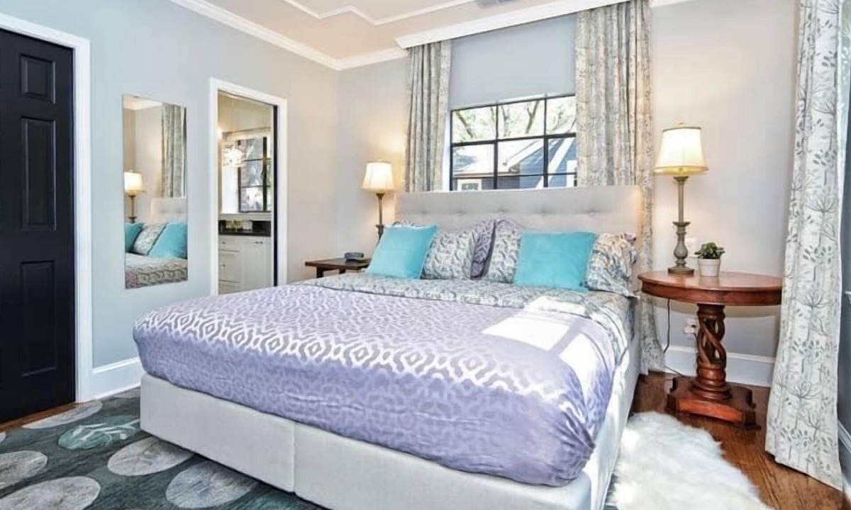 Myers Park Condo | The Home Collection: Boutique Myers Park 2BR Residence · Free Parking · Near Freedom Park