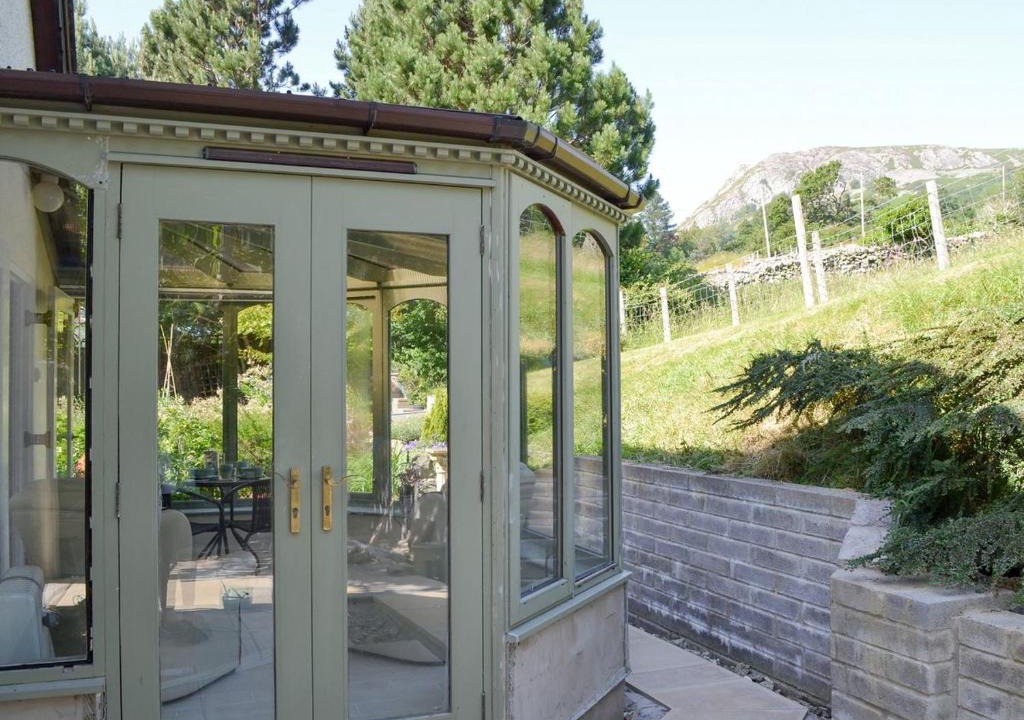 Llanfairfechan House | The Horseshoe Suite