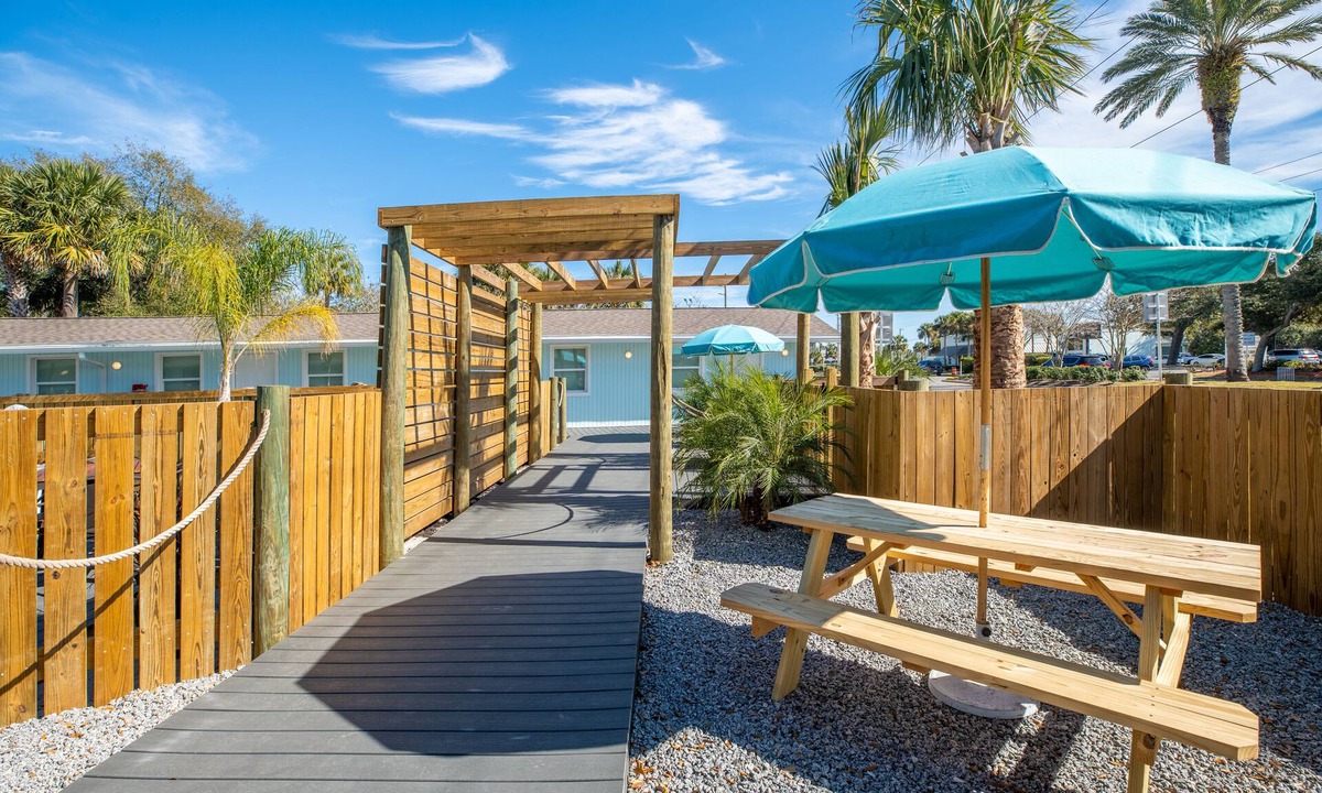Atlantic Beach Hotel | The Hotel Palms Poolside