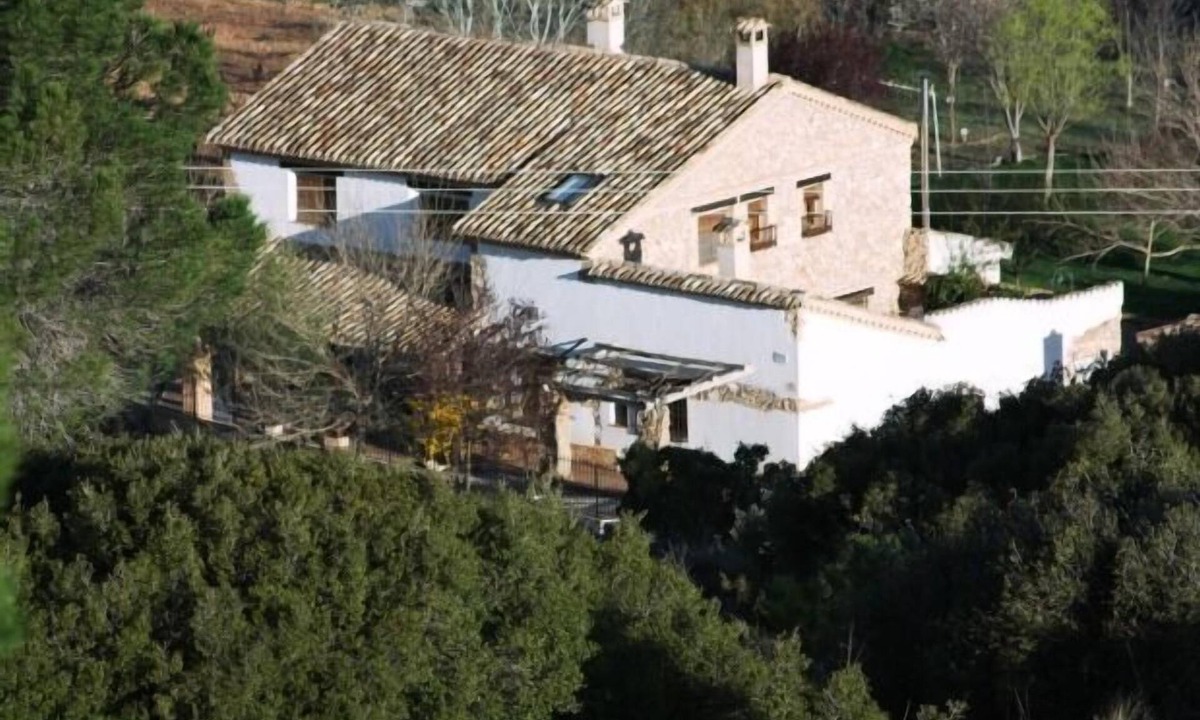 Villanueva de la Jara House | The House of the River for 13 people
