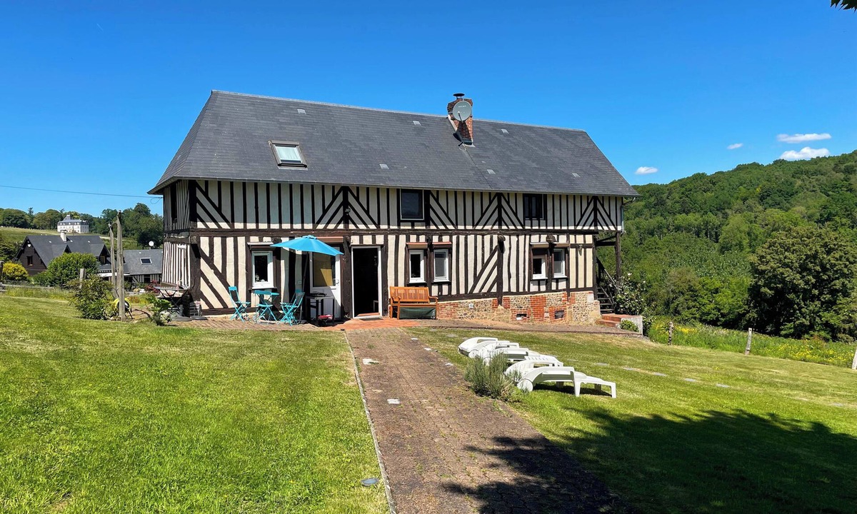 Asnieres Villa | The House in the Valley