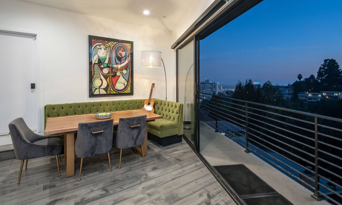 Hollywood Heights House | The House Up in the Hills