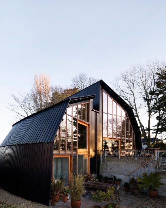 Hamworthy Villa | The Houseboat