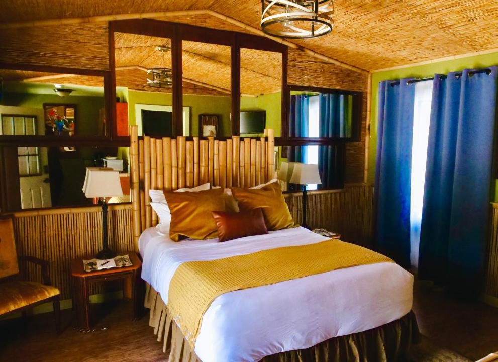 Christoval Hotel | The Huisache Room - The Ranch House Motel