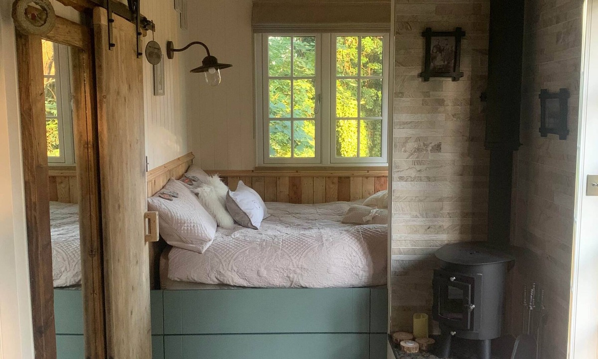 Lowton Cabin | The Hut at Belle Vue