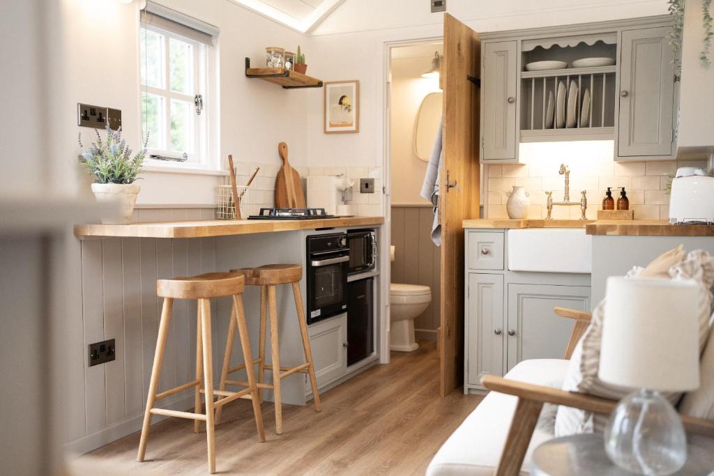 Pattiswick House | The Huts At Woodthorpes