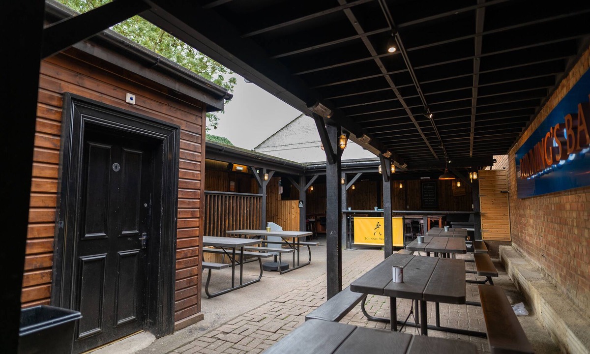 Watford Hotel | The Hyde @ Dunnings Bar