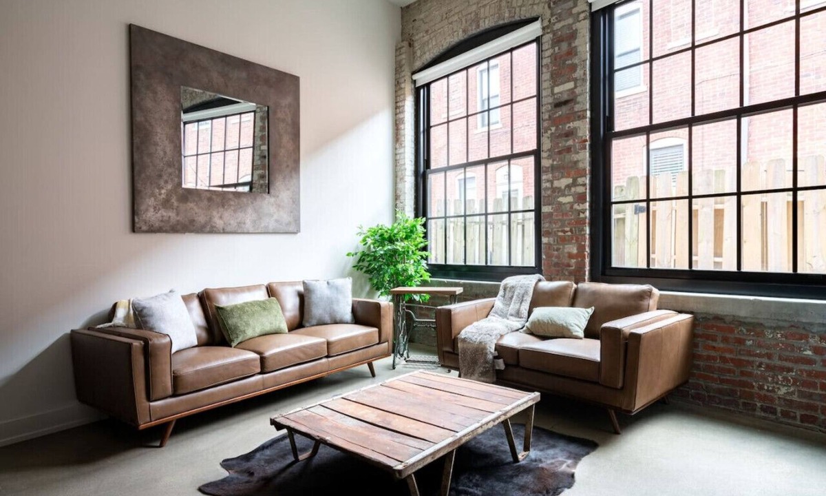 Italian Village Apartment | The Hygge Industrial Loft - Short North