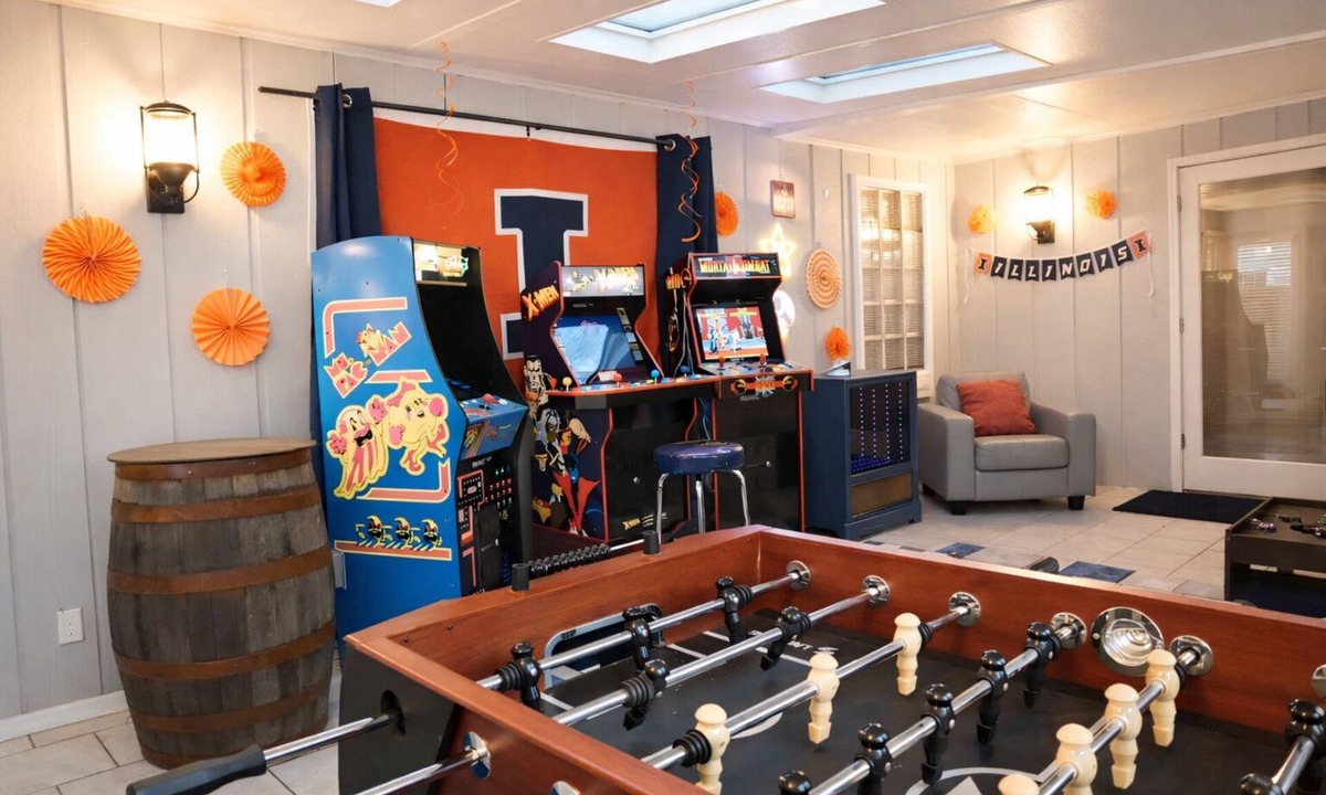 Champaign House | The Illini Game House
