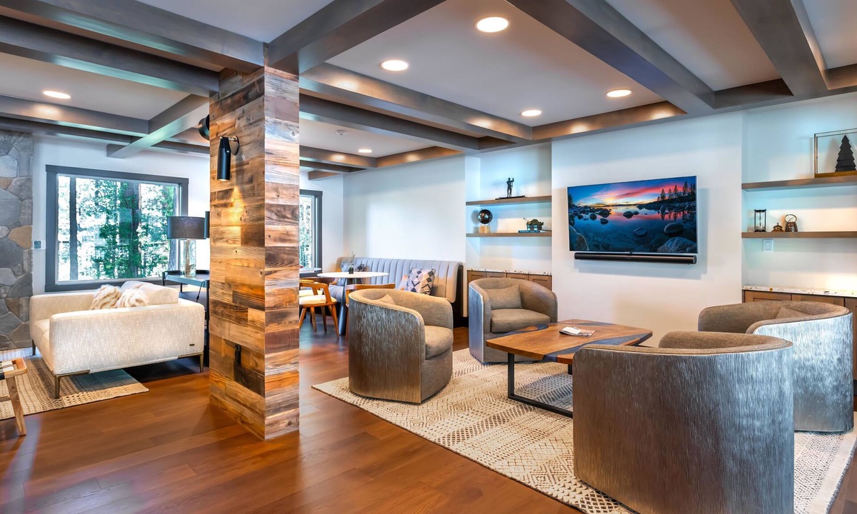 Incline Village Hotel | The Incline Lodge