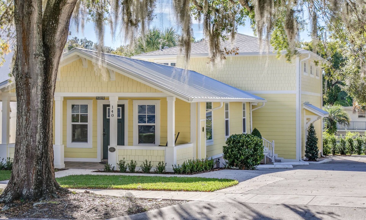 Mount Dora Cottage | The Ingram * 3 min walk to Downtown Mt. Dora!